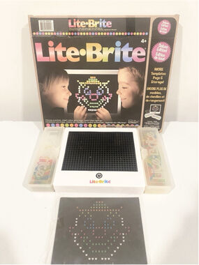 Lite-Brite Deluxe Edition 326 Piece Light Up Tablet 314 Pegs Templates Tested